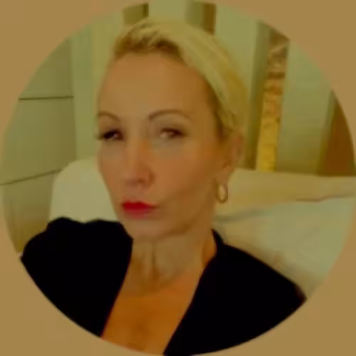 Katie Coltman - Photo 4