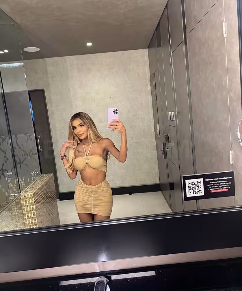 TS Alison Hernandez - Photo 5