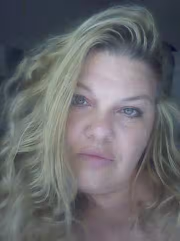 Nicole and Friend - Photo 2