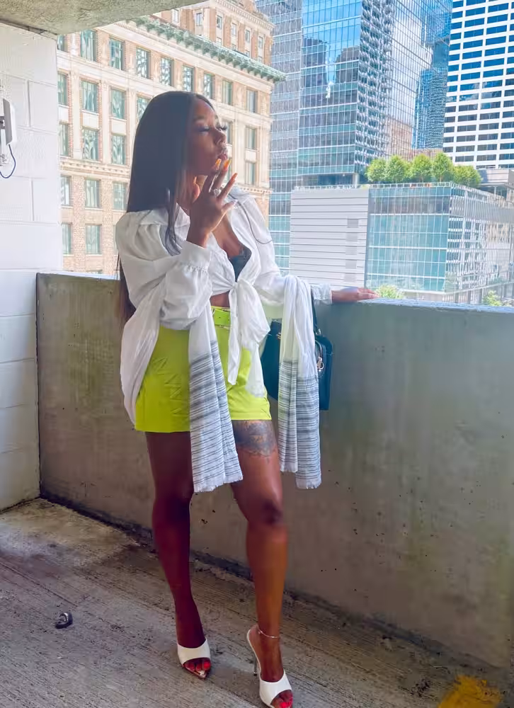 Luna Lakeys - Photo 6