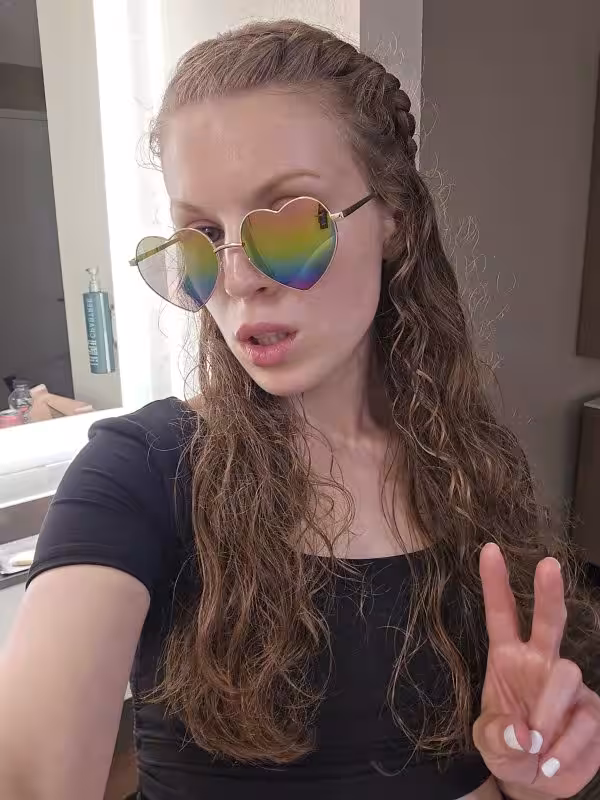 Christina / Amanda - Photo 1