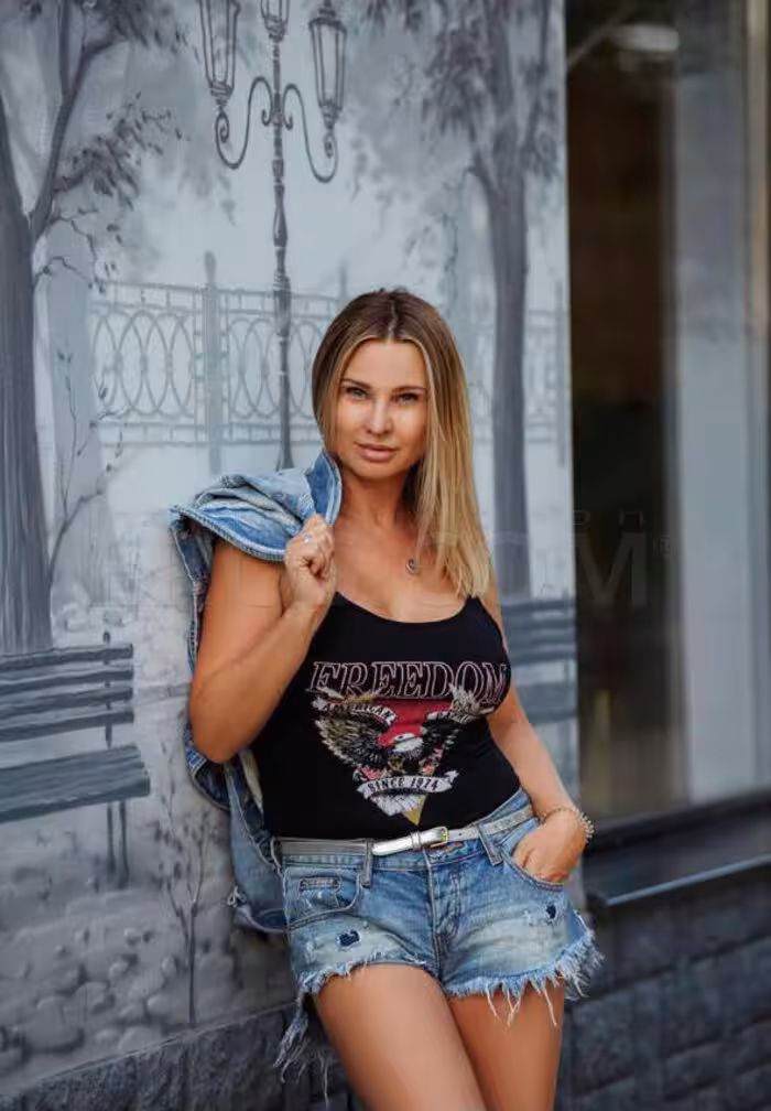 Escort Monica (424) 279-8297 in Beverly Hills, CA