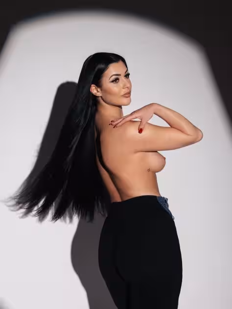 Escort Gina (718) 749-6246 in Brooklyn, NY