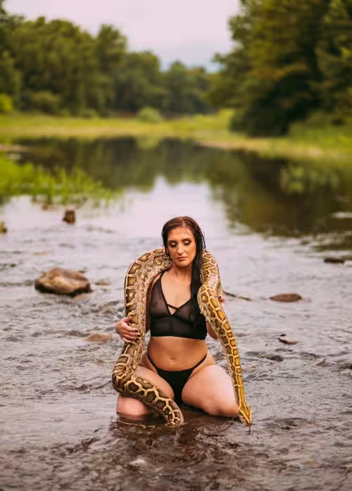 Escort Anna Pawgs (479) 305-7635 in Fayetteville, AR