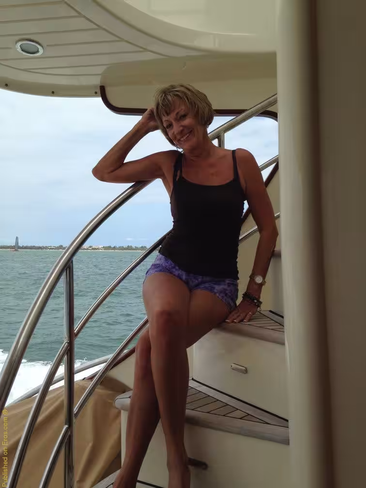 Andee Hart - Photo 3