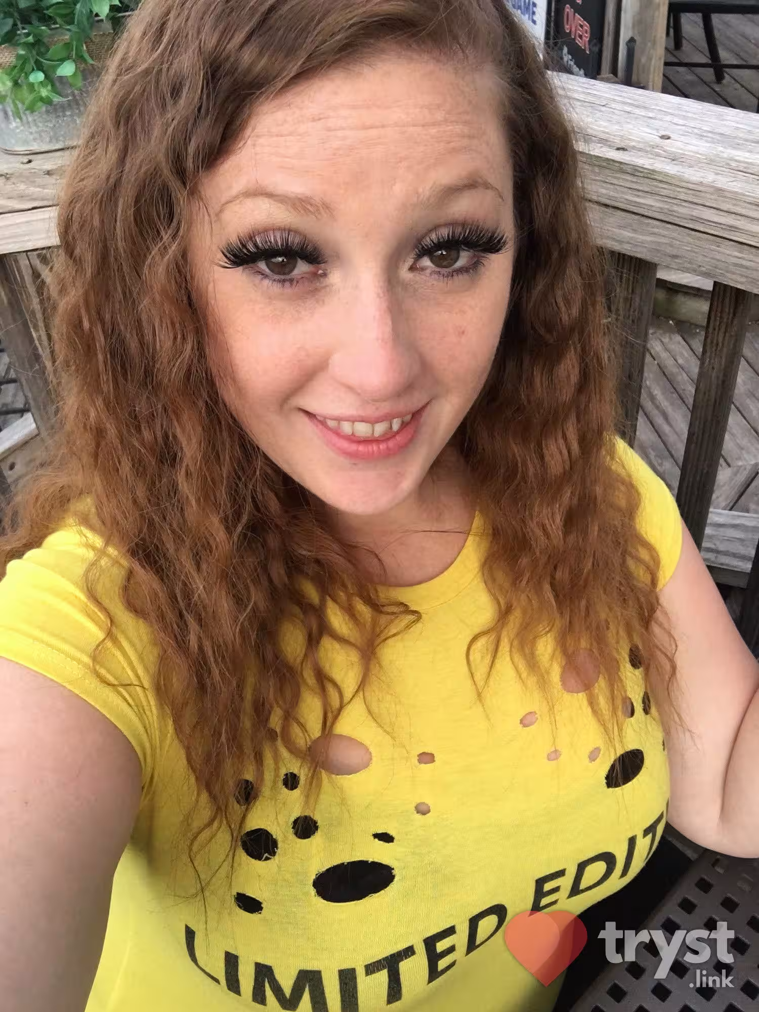 Courtney Lynn and Friend - Photo 4