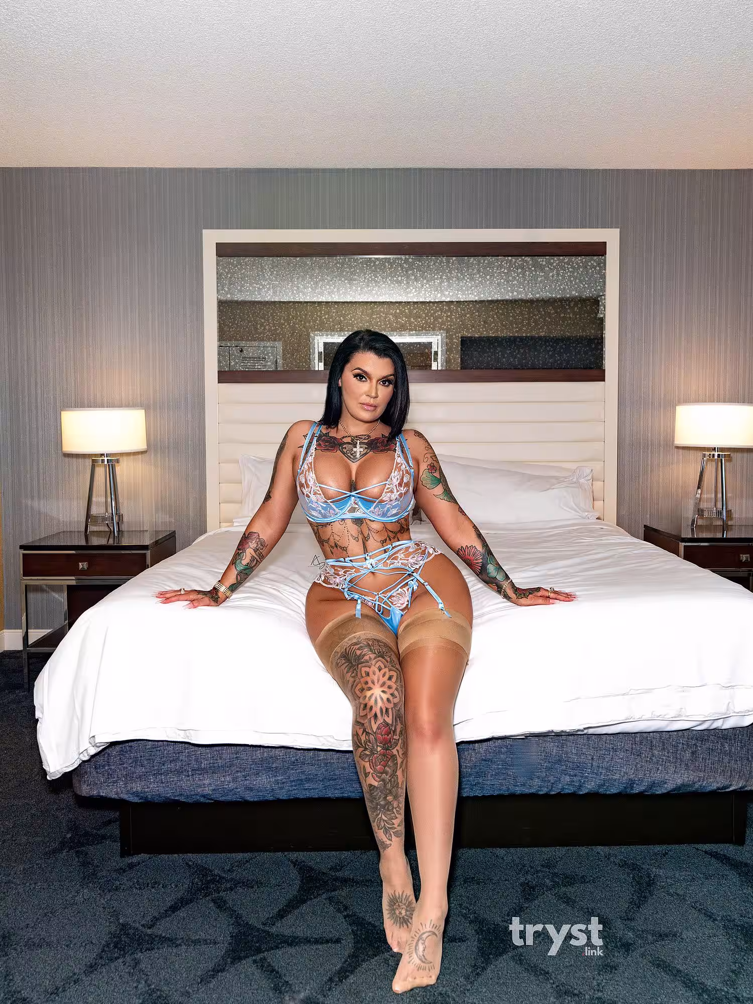 Ellie Alexandra - Photo 1