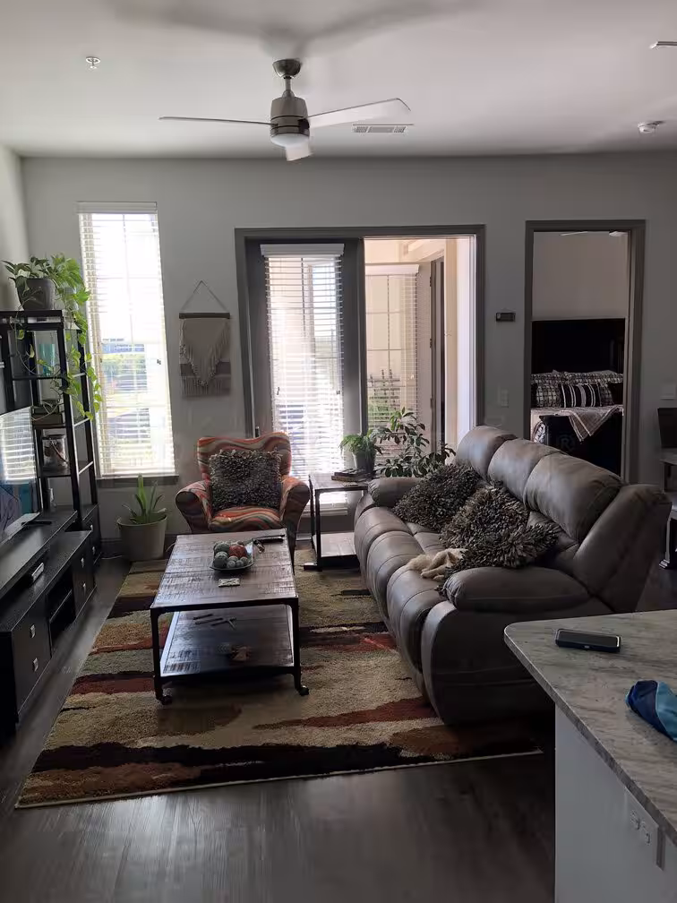 TS Kat Collins - Photo 6