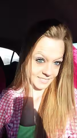 Ashley Nicole - Photo 1