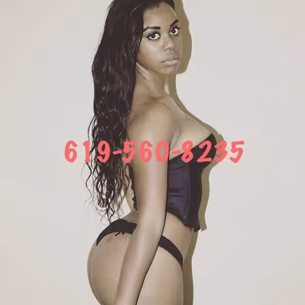 Amiya Dennae - Photo 1