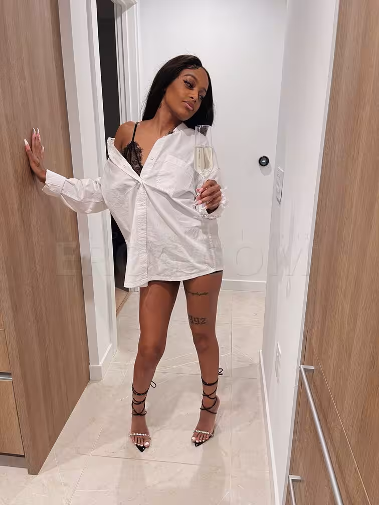 Mehgan Flowers - Photo 3