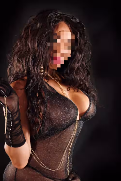 Harper Harlow - Photo 1