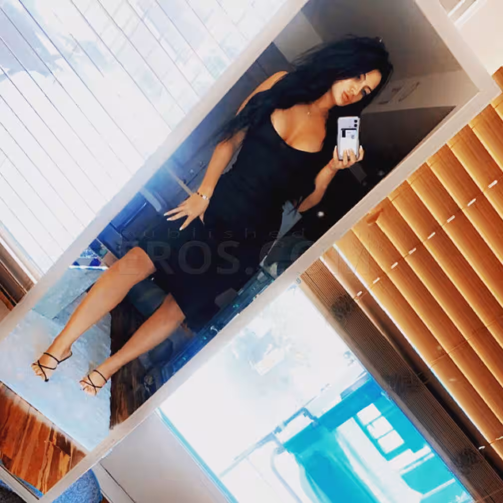 Zoey Thomas - Photo 2