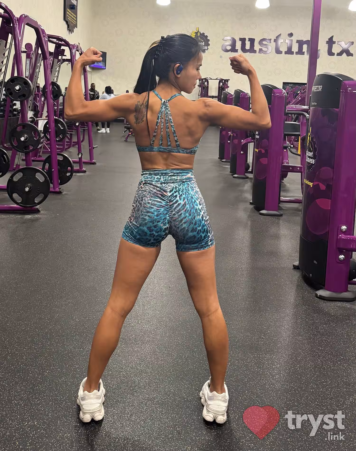 Tina Thailand - Photo 2