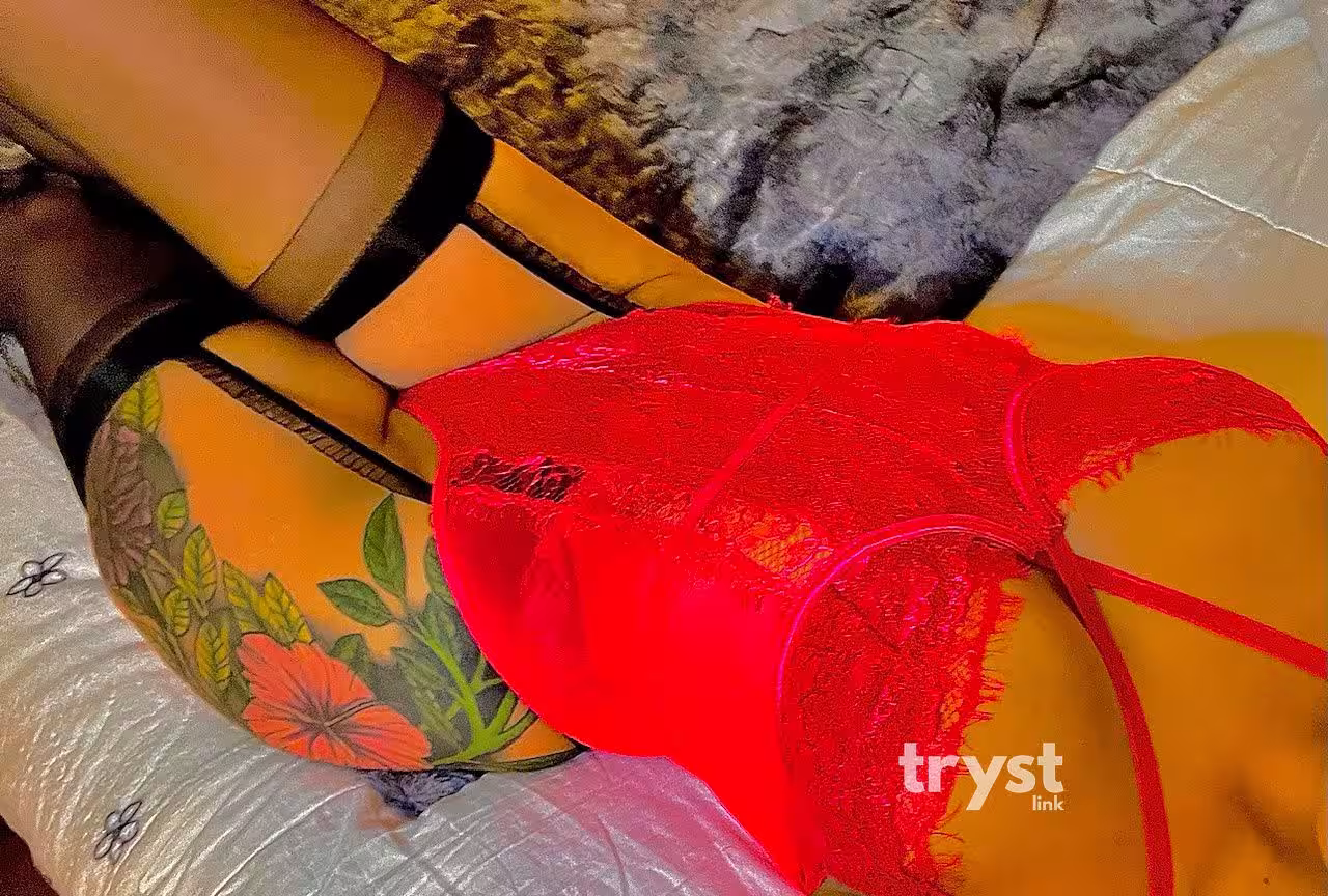 Chrissy / Kayleigh Mae - Photo 4