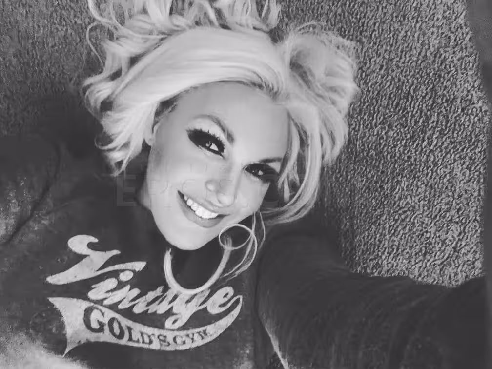 Alena Winters - Photo 3