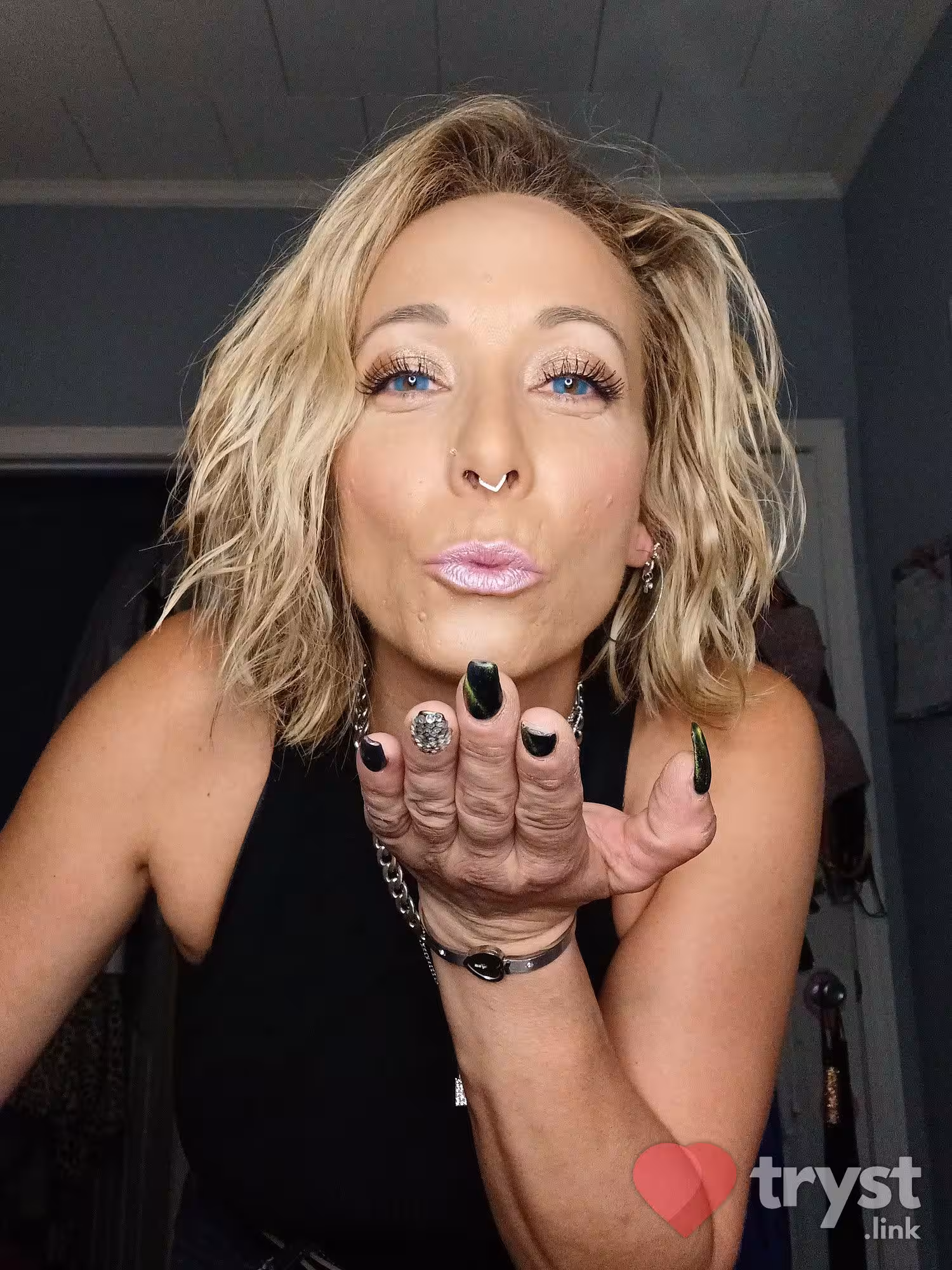 Miss Katie - Photo 1