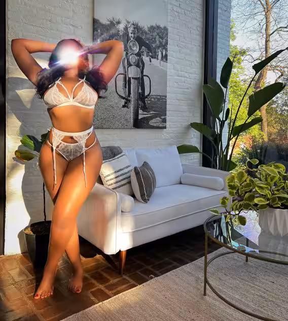 Naomi / Naomy - Photo 1