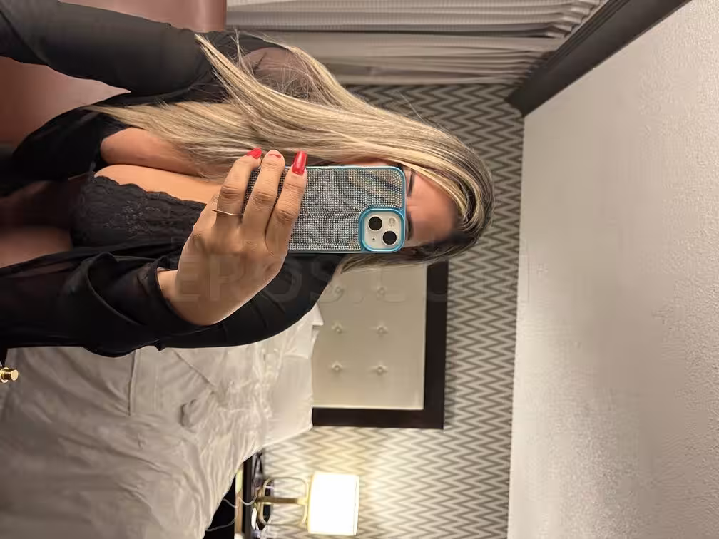 Pam / Camille - Photo 4